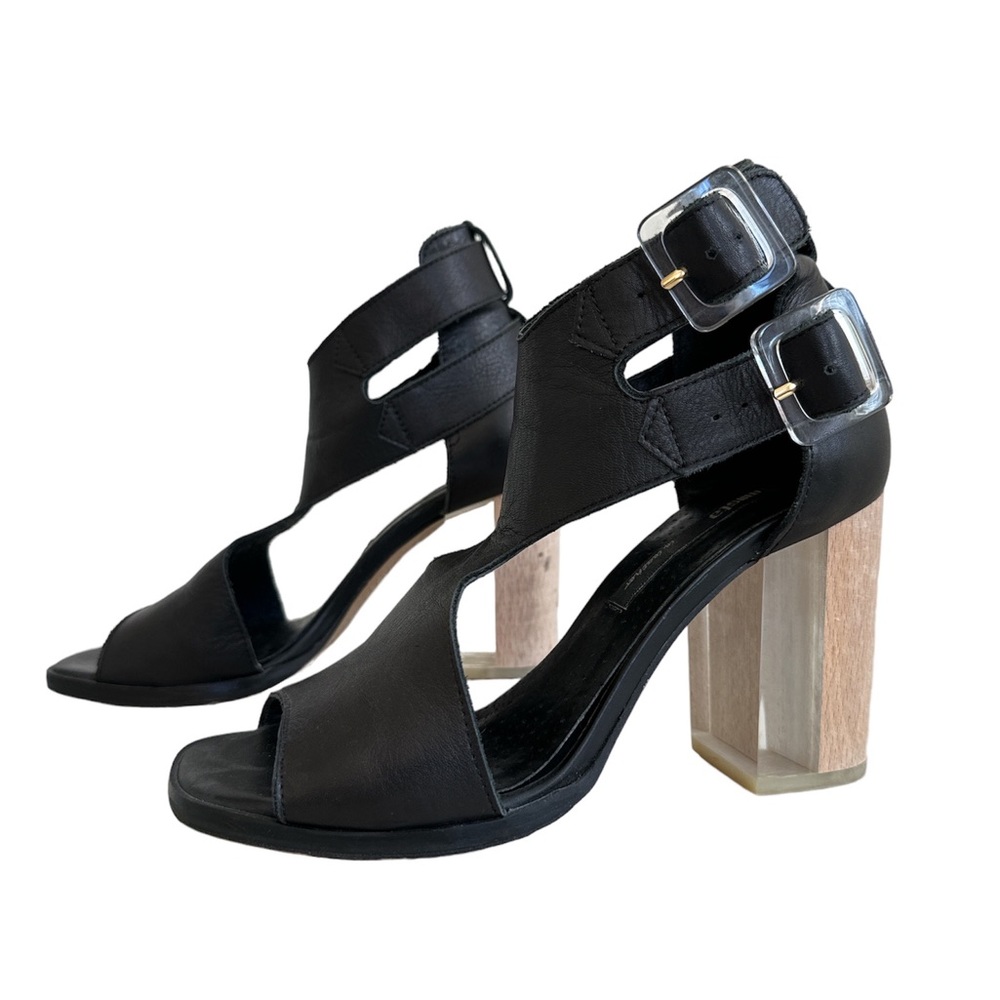 MISTA Cut-out open-toe with lucite and wood details. Size EU 36
